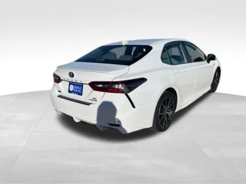 More photos of 2021 Toyota Camry Hybrid SE at Gregg Young Toyota of Ottumwa, IA