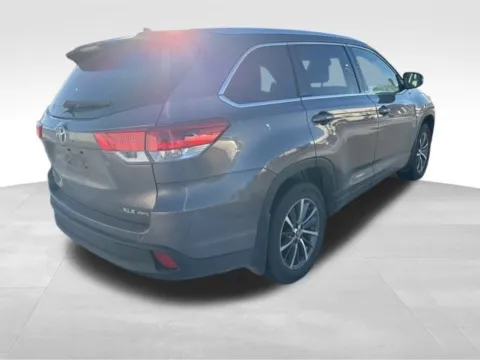 More photos of 2017 Toyota Highlander at Gregg Young Toyota of Ottumwa, IA