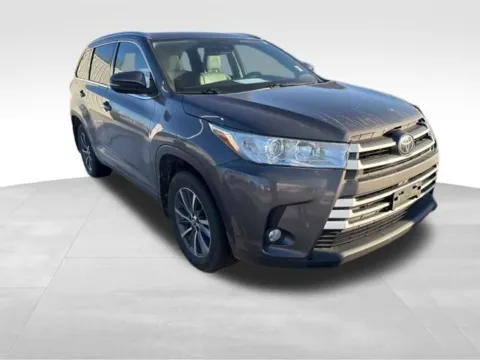 Another view of 2017 Toyota Highlander for sale in Ottumwa, IA at Gregg Young Toyota of Ottumwa