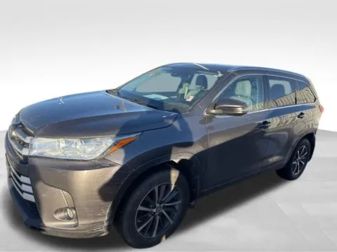 Photos of 2017 Toyota Highlander for sale in Ottumwa, IA at Gregg Young Toyota of Ottumwa