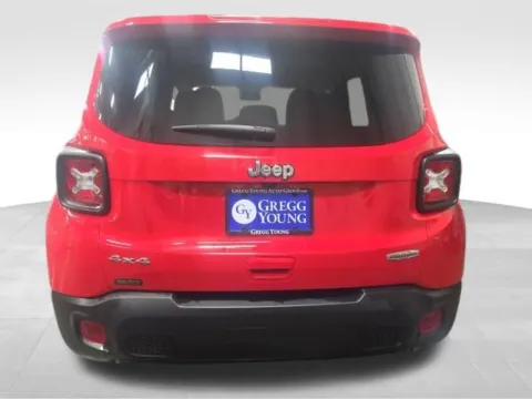 More photos of 2021 Jeep Renegade Latitude at Gregg Young Toyota of Ottumwa, IA