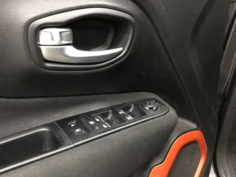 More photos of 2019 Jeep Renegade Sport at Gregg Young Toyota of Ottumwa, IA