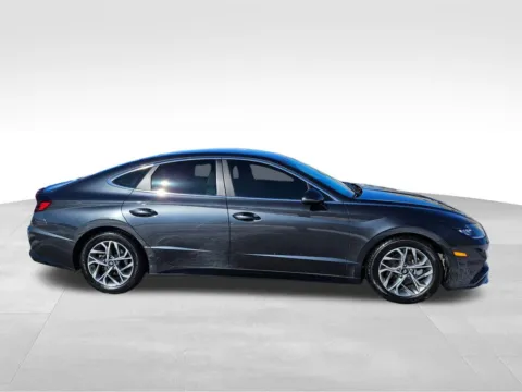 More photos of 2023 Hyundai Sonata SEL at Gregg Young Toyota of Ottumwa, IA
