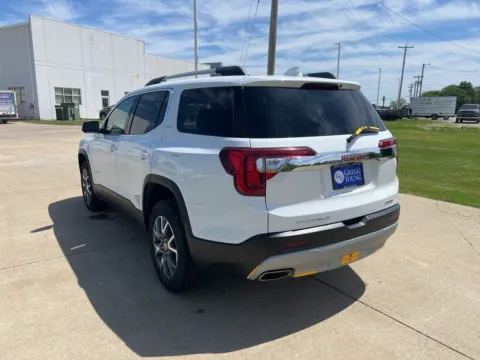 More photos of 2023 GMC Acadia SLT at Gregg Young Toyota of Ottumwa, IA