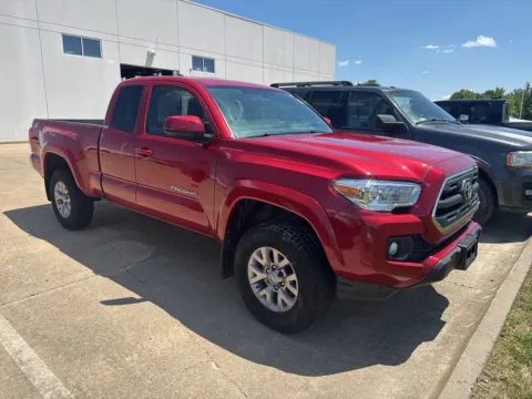 More photos of 2017 Toyota Tacoma SR5 at Gregg Young Toyota of Ottumwa, IA