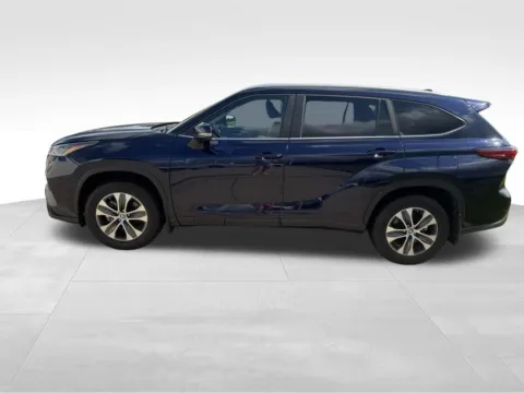 Another view of 2023 Toyota Highlander XLE for sale in Ottumwa, IA at Gregg Young Toyota of Ottumwa
