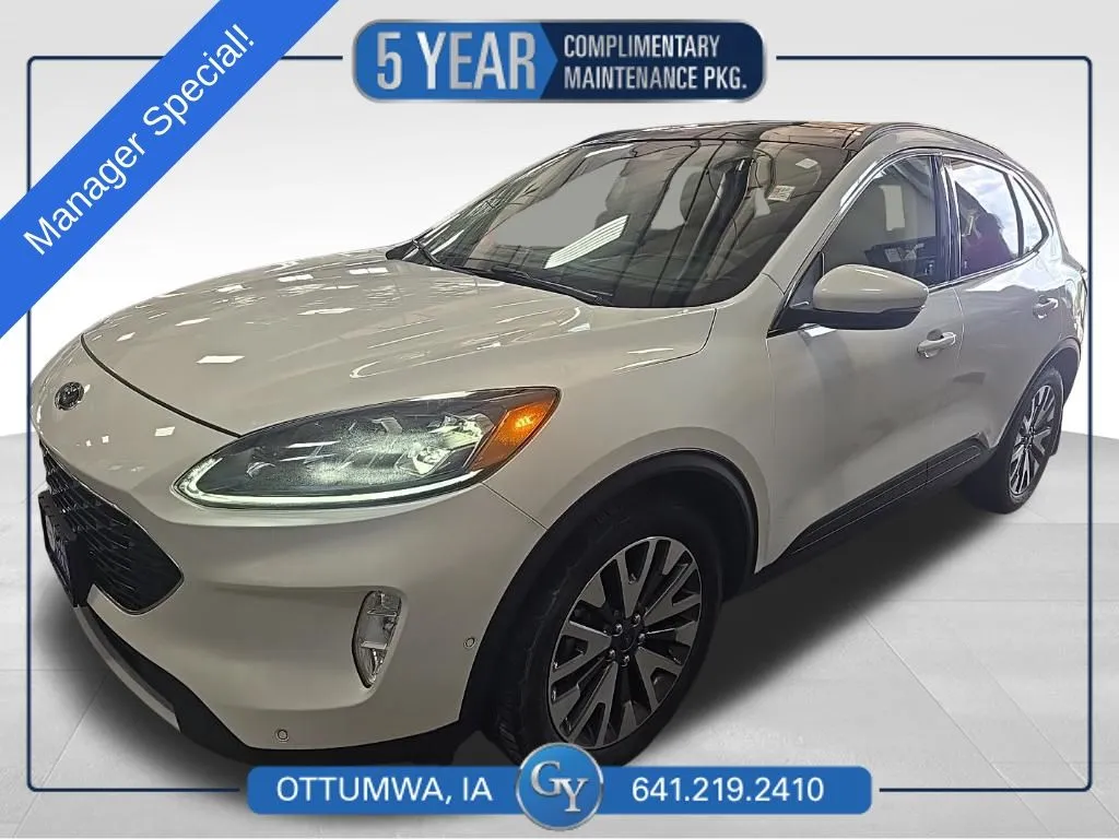White 2020 Ford Escape Titanium for sale in Ottumwa, IA