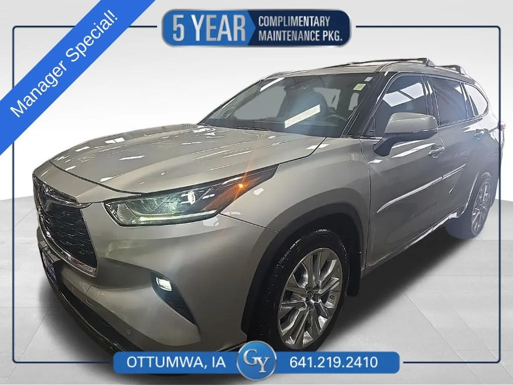 Silver 2023 Toyota Highlander Limited for sale in Ottumwa, IA