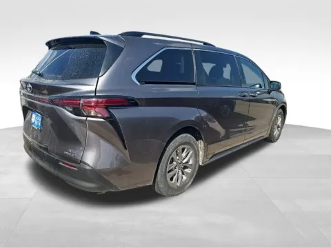 More photos of 2022 Toyota Sienna XLE at Gregg Young Toyota of Ottumwa, IA