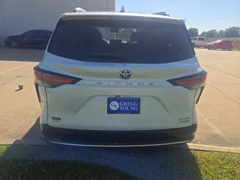 More photos of 2023 Toyota Sienna Limited at Gregg Young Toyota of Ottumwa, IA