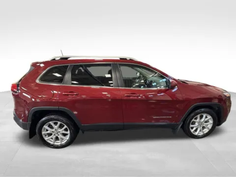 More photos of 2016 Jeep Cherokee Latitude at Gregg Young Toyota of Ottumwa, IA