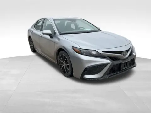 More photos of 2023 Toyota Camry SE at Gregg Young Toyota of Ottumwa, IA