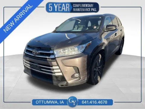 Gray 2017 Toyota Highlander for sale in Ottumwa, IA