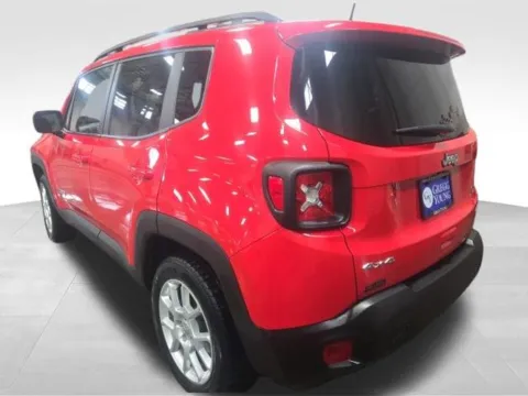 More photos of 2021 Jeep Renegade Latitude at Gregg Young Toyota of Ottumwa, IA