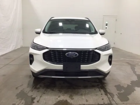 More photos of 2024 Ford Escape Platinum at Gregg Young Toyota of Ottumwa, IA