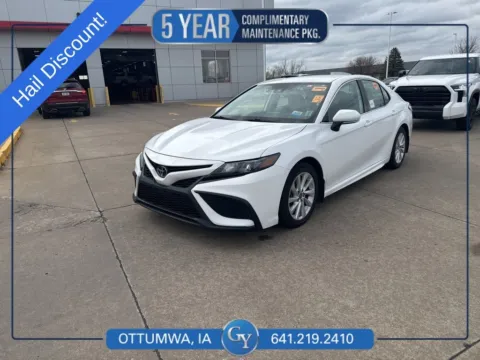 White 2023 Toyota Camry SE for sale in Ottumwa, IA