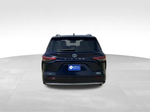 More photos of 2021 Toyota Sienna Limited at Gregg Young Toyota of Ottumwa, IA