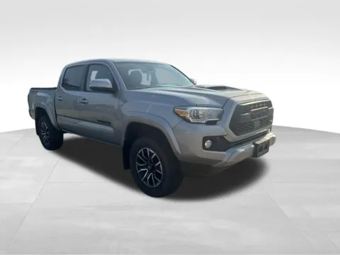 More photos of 2020 Toyota Tacoma TRD Sport at Gregg Young Toyota of Ottumwa, IA