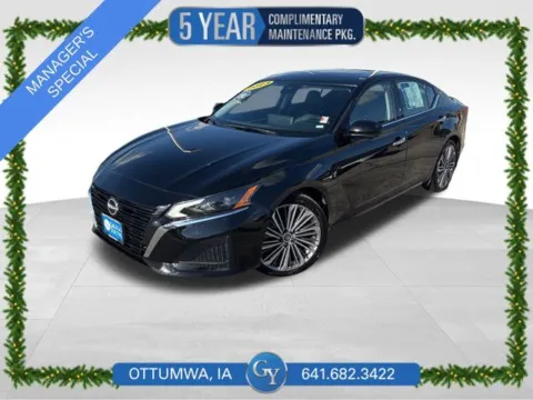 Black 2023 Nissan Altima 2.5 SL for sale in Ottumwa, IA