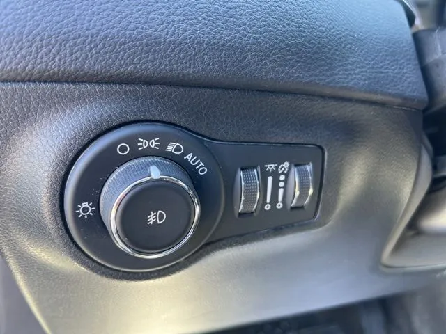 2020 Jeep Compass Latitude photo 4