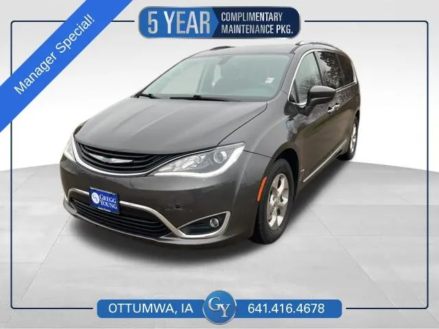 Gray 2019 Chrysler Pacifica Hybrid Touring L for sale in Ottumwa, IA