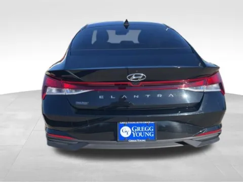 More photos of 2023 Hyundai Elantra SEL at Gregg Young Toyota of Ottumwa, IA