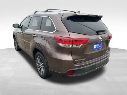 Photos of 2019 Toyota Highlander XLE for sale in Ottumwa, IA at Gregg Young Toyota of Ottumwa