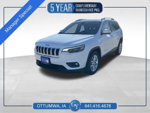 White 2019 Jeep Cherokee Latitude for sale in Ottumwa, IA