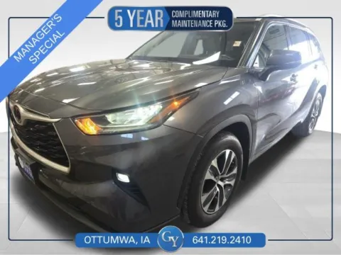 Green 2022 Toyota Highlander XLE for sale in Ottumwa, IA