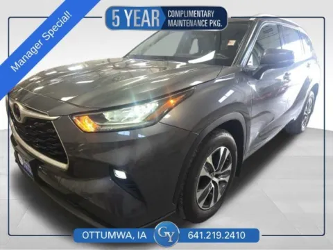 Green 2022 Toyota Highlander XLE for sale in Ottumwa, IA