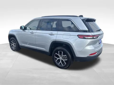 More photos of 2024 Jeep Grand Cherokee Limited at Gregg Young Toyota of Ottumwa, IA