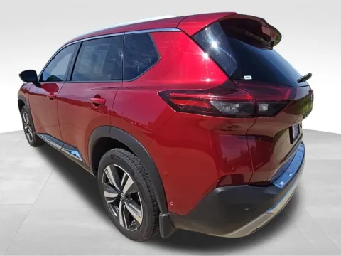 More photos of 2022 Nissan Rogue Platinum at Gregg Young Toyota of Ottumwa, IA