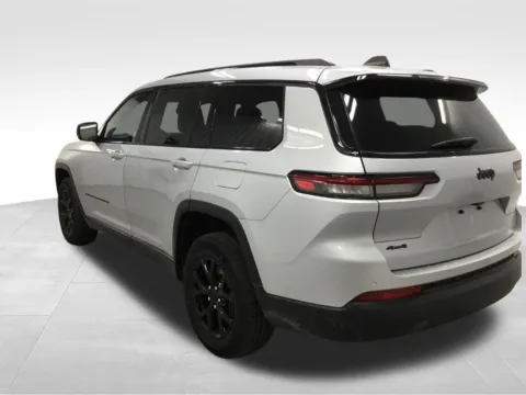 More photos of 2024 Jeep Grand Cherokee L Altitude at Gregg Young Toyota of Ottumwa, IA