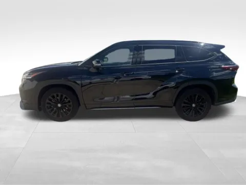 Another view of 2025 Toyota Highlander XSE for sale in Ottumwa, IA at Gregg Young Toyota of Ottumwa