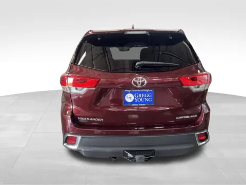 More photos of 2018 Toyota Highlander Limited at Gregg Young Toyota of Ottumwa, IA