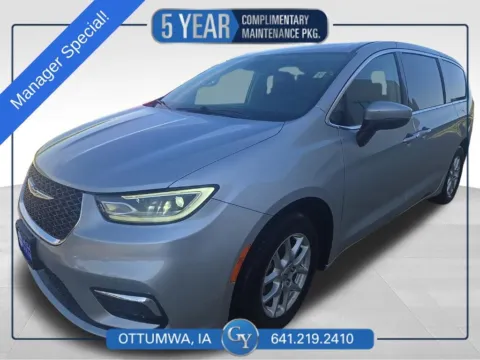 Silver 2023 Chrysler Pacifica Touring L for sale in Ottumwa, IA
