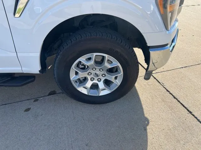 2023 Ford F-150 XLT photo 3