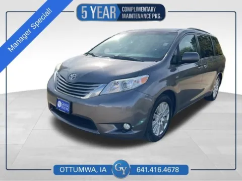 Red 2017 Toyota Sienna XLE for sale in Ottumwa, IA