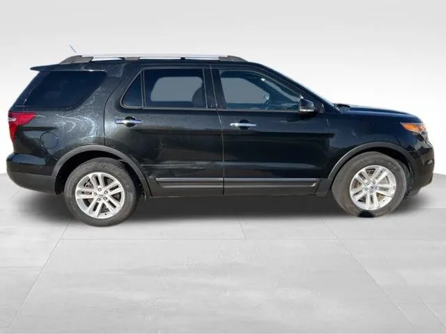 2014 Ford Explorer XLT photo 2