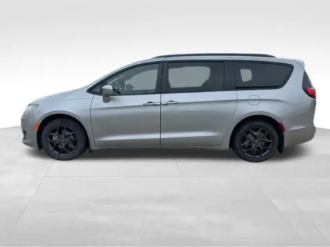 Another view of 2020 Chrysler Pacifica Touring L for sale in Ottumwa, IA at Gregg Young Toyota of Ottumwa