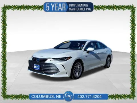 White 2019 Toyota Avalon Hybrid Limited for sale in Columbus, NE