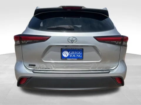 More photos of 2023 Toyota Highlander L at Gregg Young Toyota of Columbus, NE