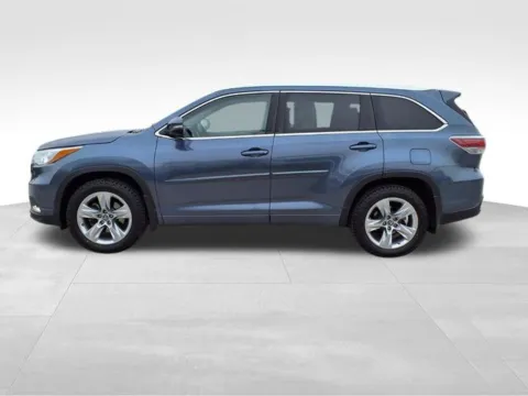 Photos of 2016 Toyota Highlander for sale in Columbus, NE at Gregg Young Toyota of Columbus