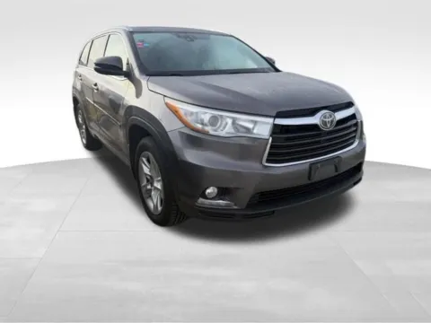 Photos of 2016 Toyota Highlander for sale in Columbus, NE at Gregg Young Toyota of Columbus