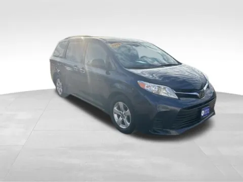 More photos of 2019 Toyota Sienna L at Gregg Young Toyota of Columbus, NE
