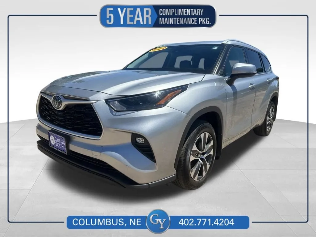 Silver 2022 Toyota Highlander Hybrid XLE for sale in Columbus, NE