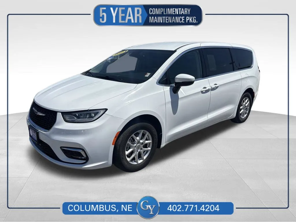 White 2023 Chrysler Pacifica Touring L for sale in Columbus, NE