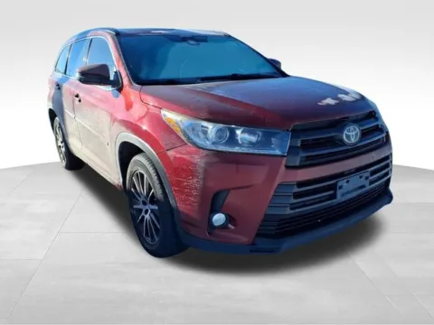 Photos of 2017 Toyota Highlander SE for sale in Columbus, NE at Gregg Young Toyota of Columbus