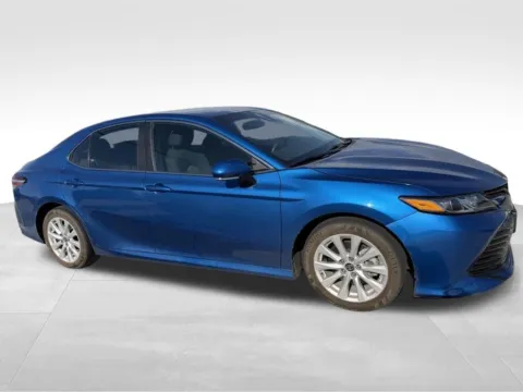 More photos of 2020 Toyota Camry LE at Gregg Young Toyota of Columbus, NE