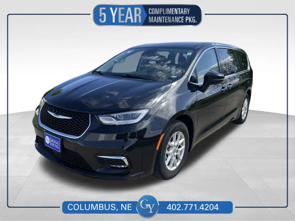 Black 2023 Chrysler Pacifica Touring L for sale in Columbus, NE